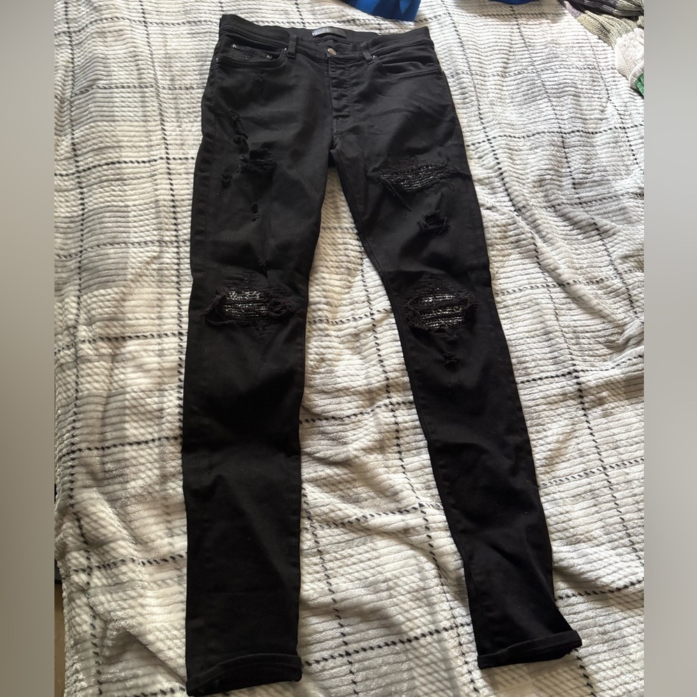 AMIRI Black mx1 Jeans
Send offers !!